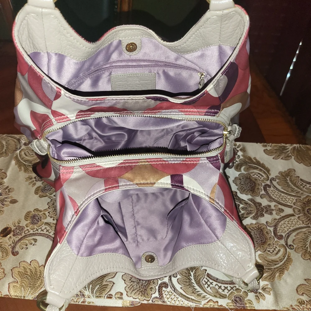 Coach Madison OP ART Hobo purse - Picture 8 of 12